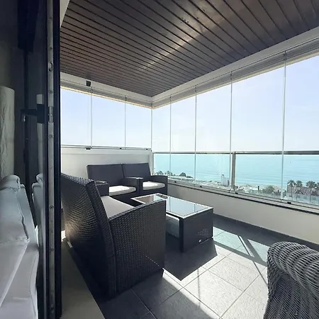 Panoramic Sea View Apartment- Pool Parking & Golf Lejlighed
