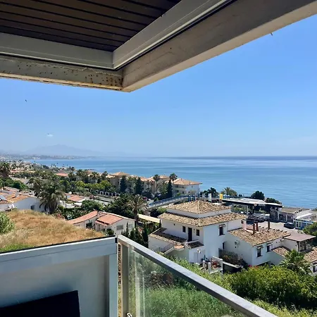 Panoramic Sea View Apartment- Pool Parking & Golf Lejlighed